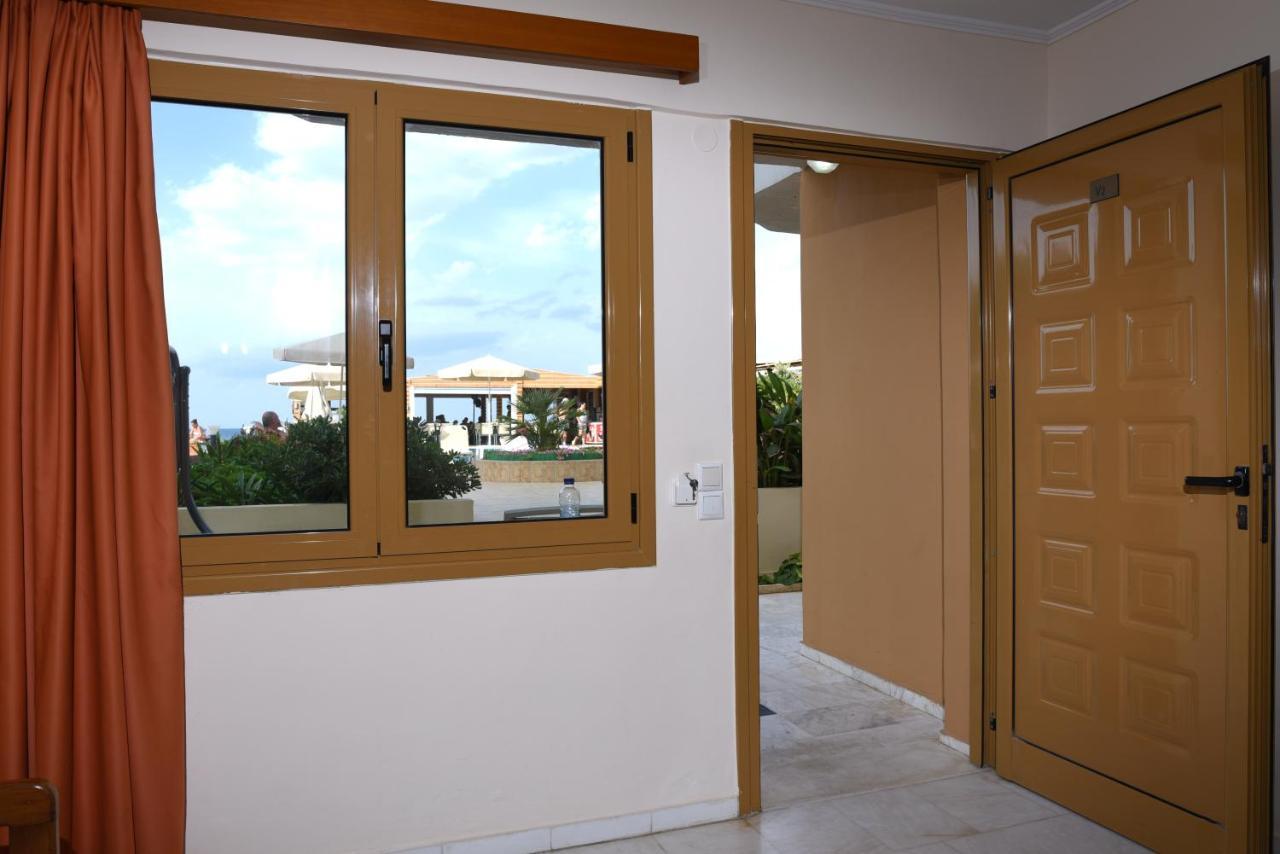 Appartamento con 2 Camere da Letto e Vista Piscina